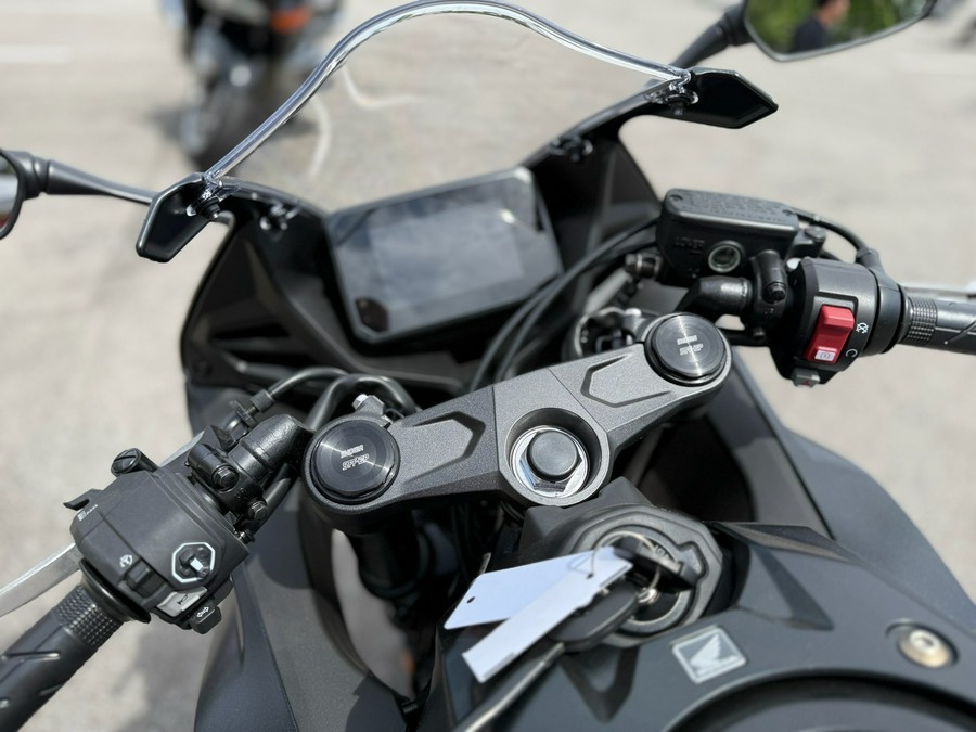 2026 Honda CBR650R E-Clutch