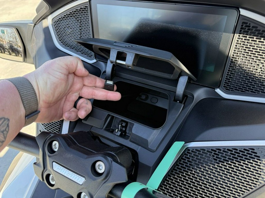 2026 Can-Am Spyder RT Limited Platine