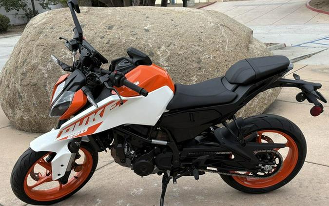 2024 KTM Duke 250