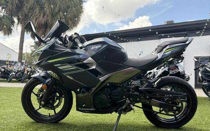 2022 Kawasaki NINJA 400 ABS