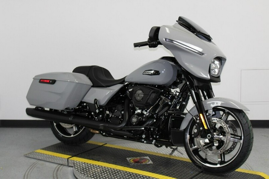 Harley-Davidson Street Glide® 2024 FLHX 84452865 BILLIARD GRAY