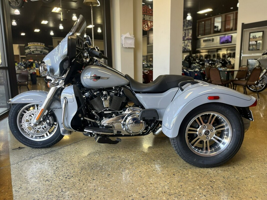 2024 Harley-Davidson Tri Glide Ultra Billiard Gray