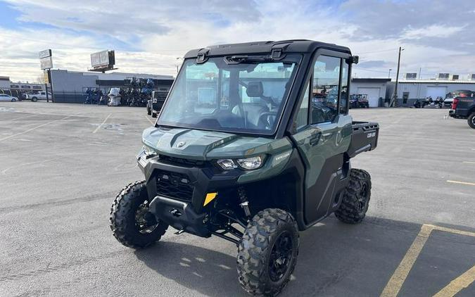 2024 Can-Am® Defender DPS CAB HD9