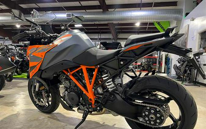 2023 KTM 1290 Super Duke GT