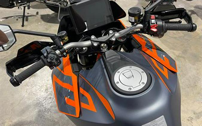 2023 KTM 1290 Super Duke GT