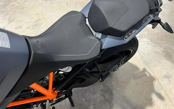 2023 KTM 1290 Super Duke GT