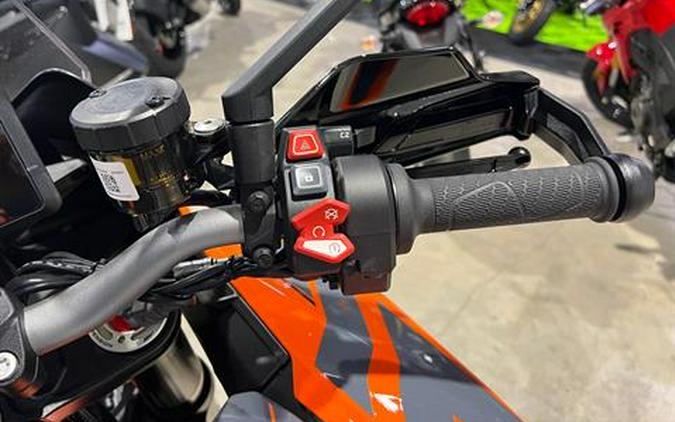 2023 KTM 1290 Super Duke GT