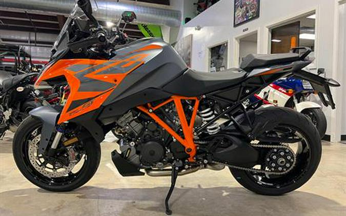 2023 KTM 1290 Super Duke GT