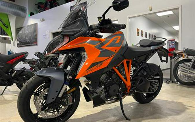 2023 KTM 1290 Super Duke GT