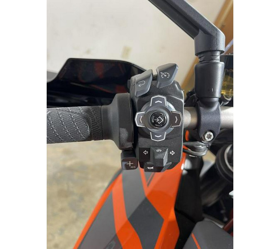 2023 KTM 1290 Super Duke GT