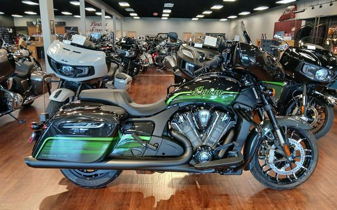 2026 Indian Chieftain PowerPlus Dark Horse Signature Series Abyss Metallic / Cypher Gr