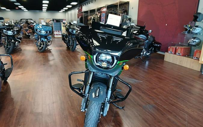 2026 Indian Chieftain PowerPlus Dark Horse Signature Series Abyss Metallic / Cypher Gr