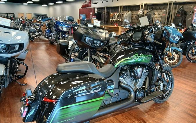 2026 Indian Chieftain PowerPlus Dark Horse Signature Series Abyss Metallic / Cypher Gr