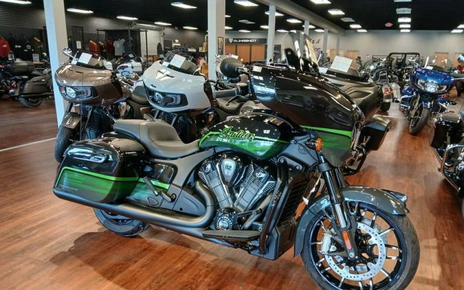 2026 Indian Chieftain PowerPlus Dark Horse Signature Series Abyss Metallic / Cypher Gr