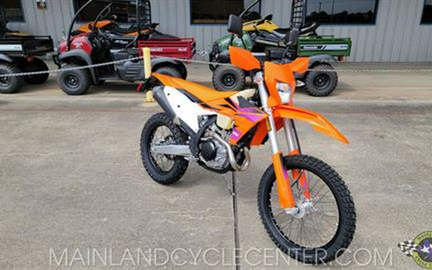 2024 KTM 500 EXC-F Six Days First Look [Fast Facts]