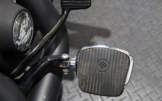 2017 Harley-Davidson® FXDB - Street Bob®