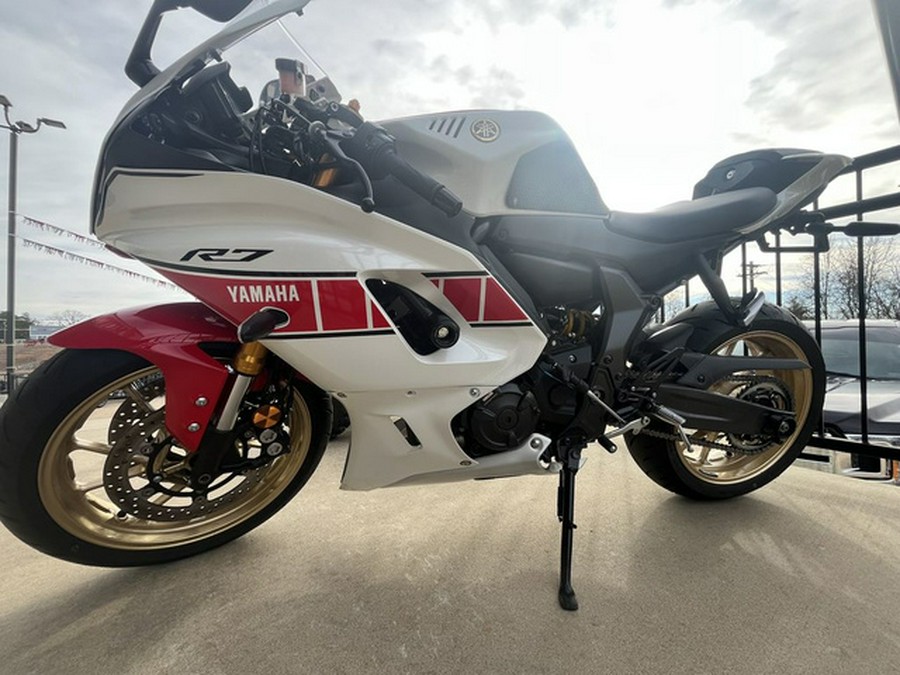 2022 Yamaha R7