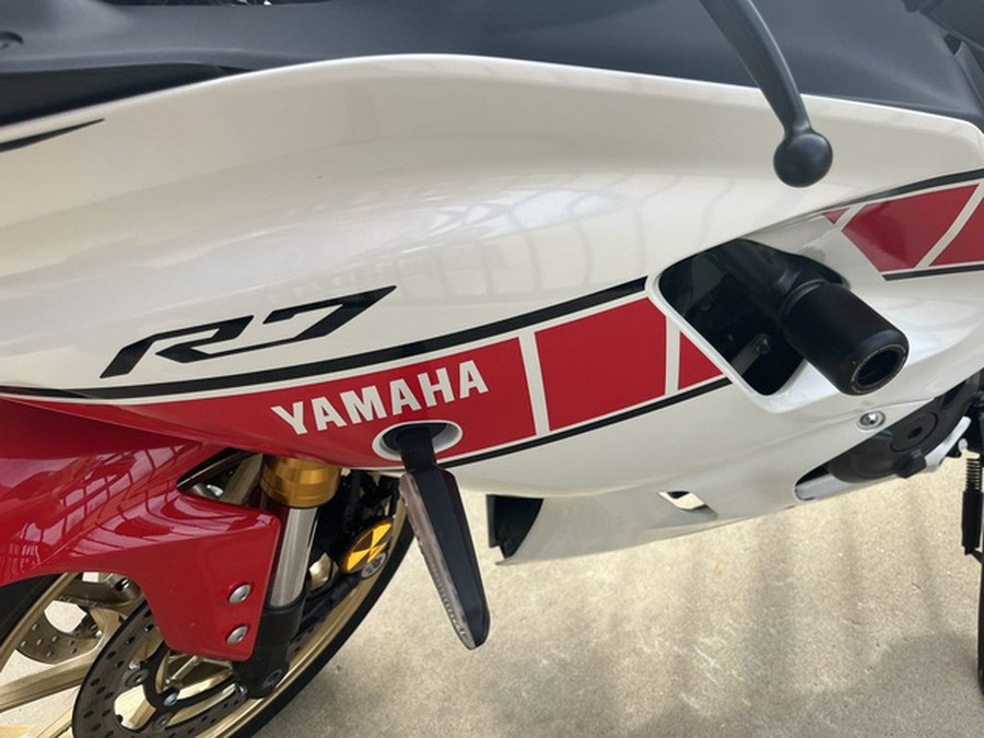 2022 Yamaha R7