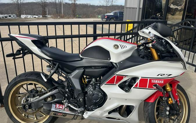 2022 Yamaha R7