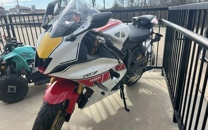 2022 Yamaha R7