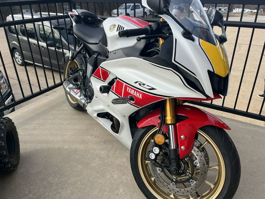2022 Yamaha R7