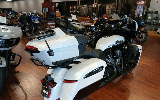 2026 Indian Roadmaster PowerPlus Dark Horse 112 w/PowerBand Black Smoke
