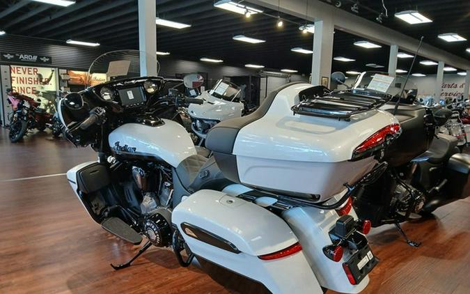 2026 Indian Roadmaster PowerPlus Dark Horse 112 w/PowerBand Black Smoke