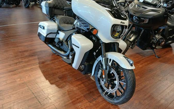 2026 Indian Roadmaster PowerPlus Dark Horse 112 w/PowerBand Black Smoke