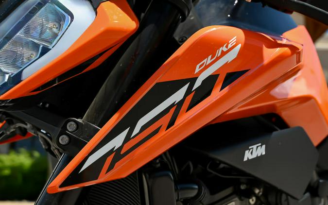 2023 KTM 790 Duke