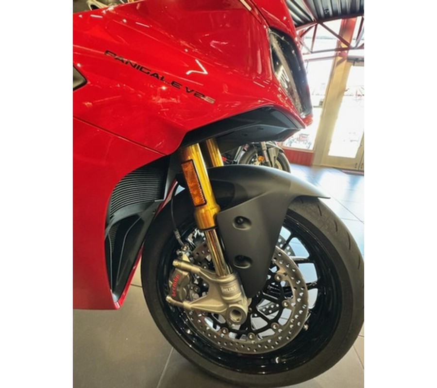 2025 Ducati Panigale V2 S Demo