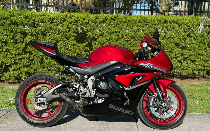 2025 Suzuki GSX-R1000