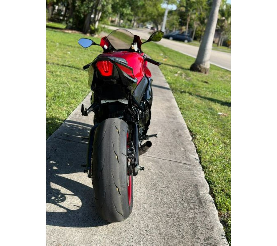 2025 Suzuki GSX-R1000