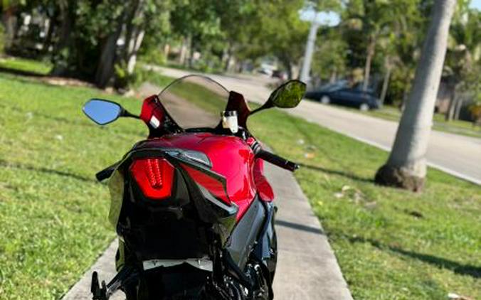 2025 Suzuki GSX-R1000