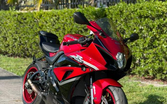 2025 Suzuki GSX-R1000