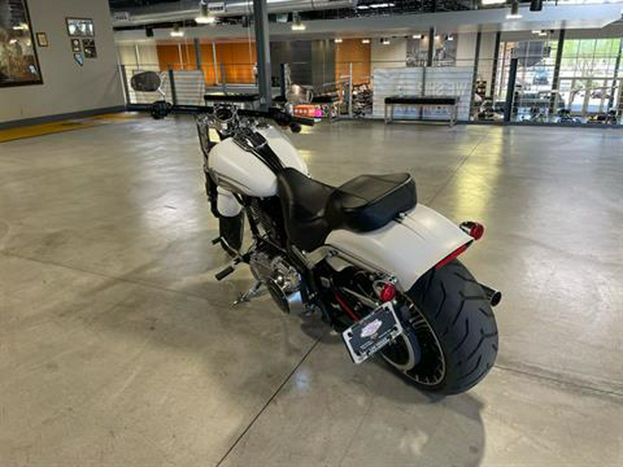 2017 Harley-Davidson Breakout®