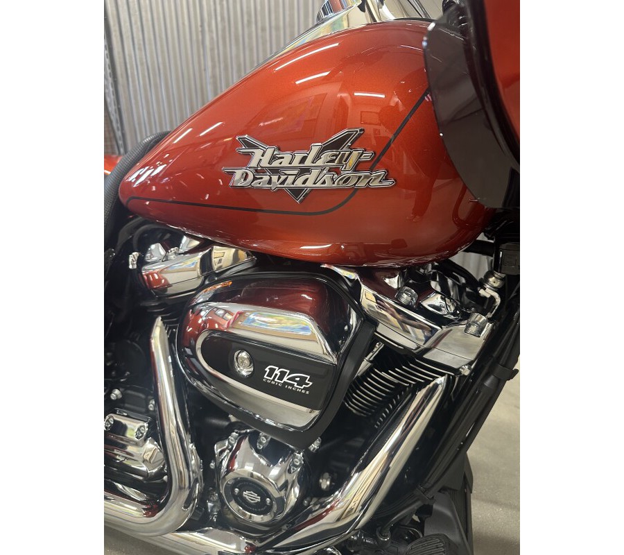 FLTRT 2025 Road Glide 3