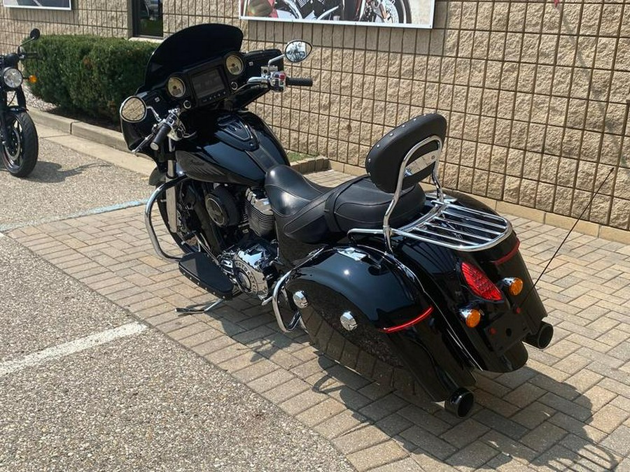 2017 Indian Motorcycle® Chieftain® Limited Thunder Black