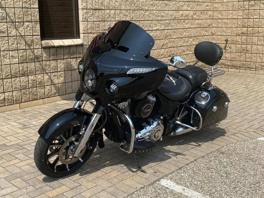 2017 Indian Motorcycle® Chieftain® Limited Thunder Black