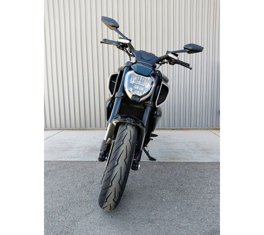 2025 Ducati Diavel V4 Thrilling Black