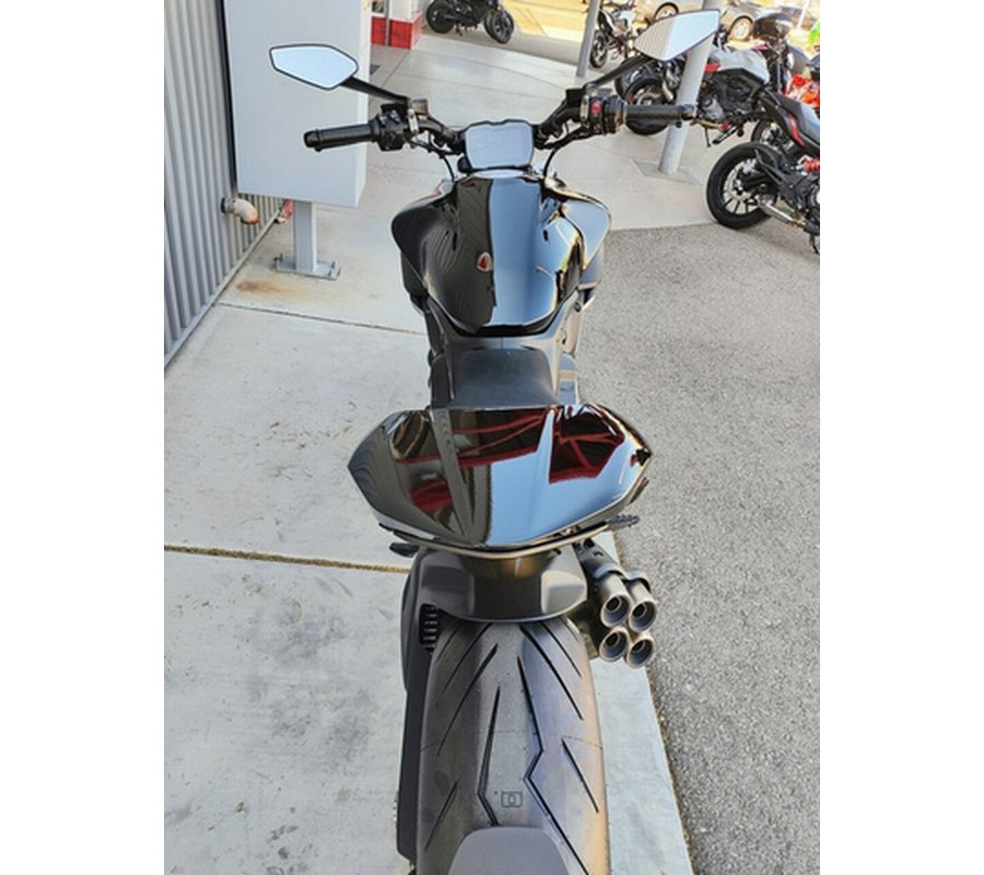 2025 Ducati Diavel V4 Thrilling Black