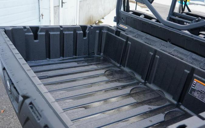 2025 Can-Am® Defender MAX HD7