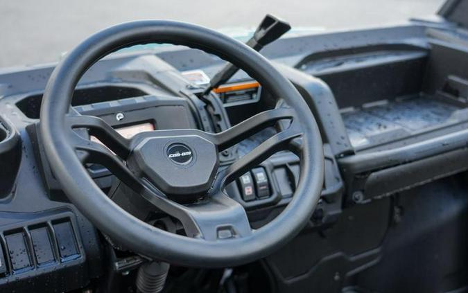 2025 Can-Am® Defender MAX HD7