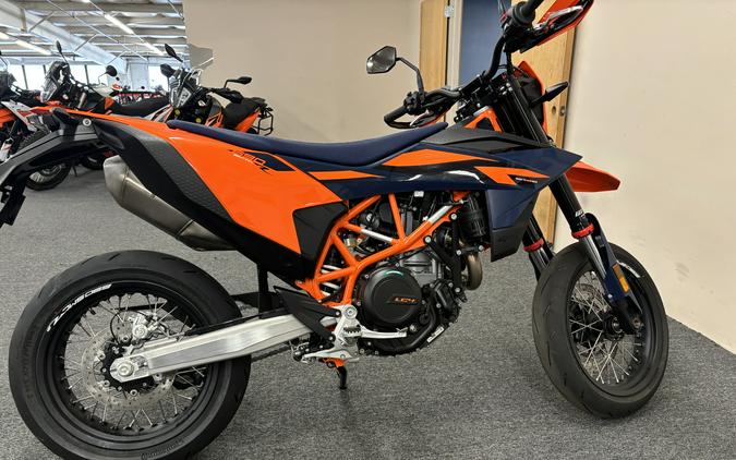 2026 KTM SMC 690 R