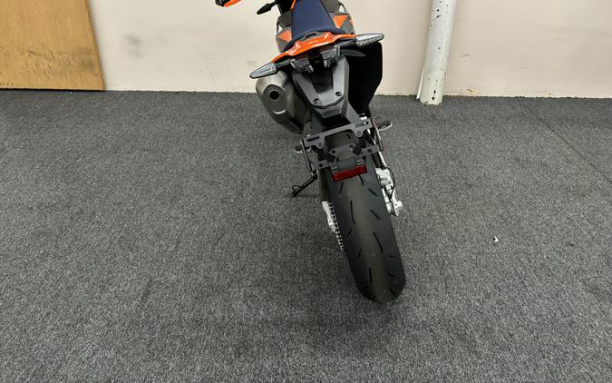 2026 KTM SMC 690 R