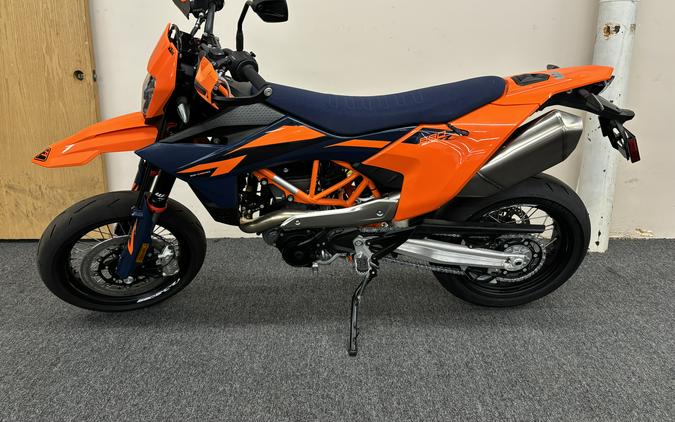 2026 KTM SMC 690 R