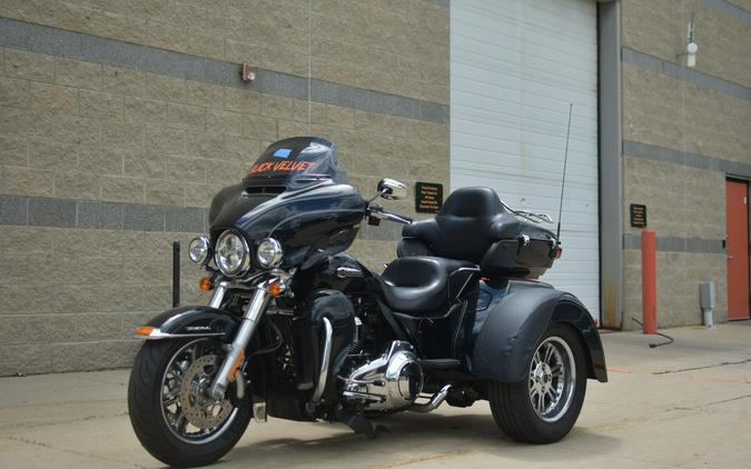 Used 2016 Harley-Davidson Tri Glide Ultra FLHTCUTG