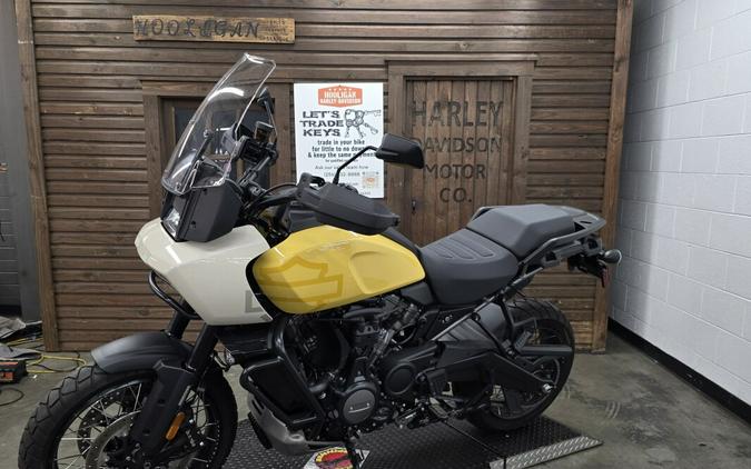 2023 Harley-Davidson® Pan America™ 1250 Special INDSYLW/WHT SND