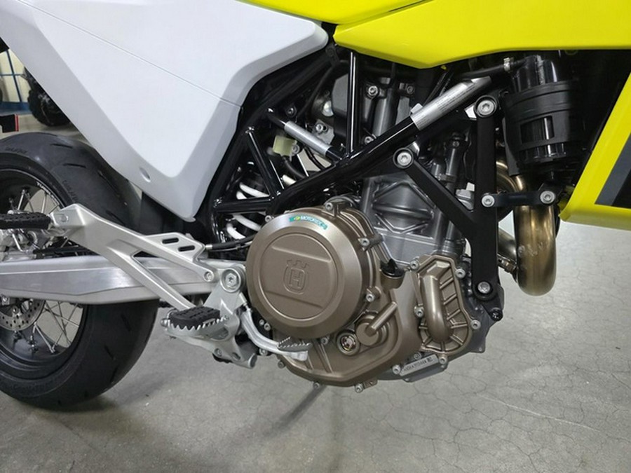 2026 Husqvarna Supermoto 701