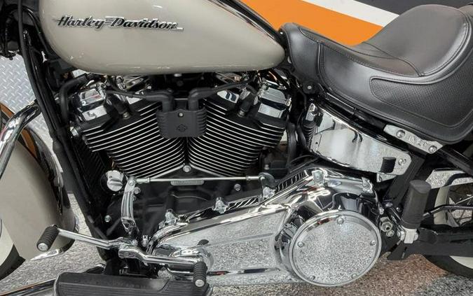 2018 Harley-Davidson® FLDE - Softail® Deluxe