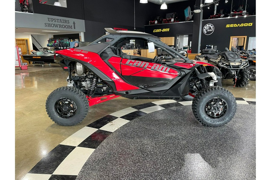 2024 Can-Am SSV MAV R X 77 996NT RD 24 - DEMO